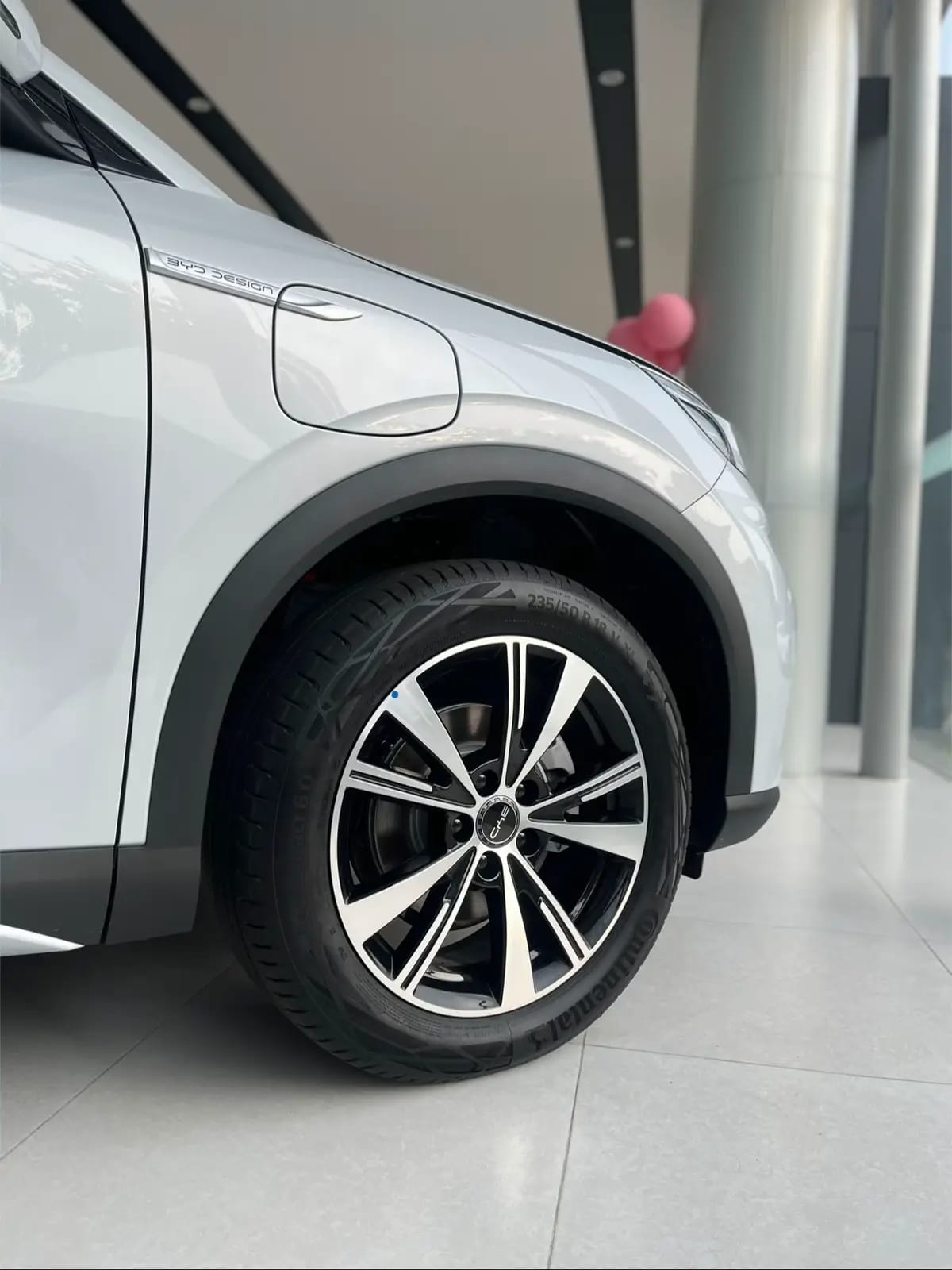 Velg 18 inci dan ban 235/50 R18 BYD ATTO 3 Advanced Plus 2026